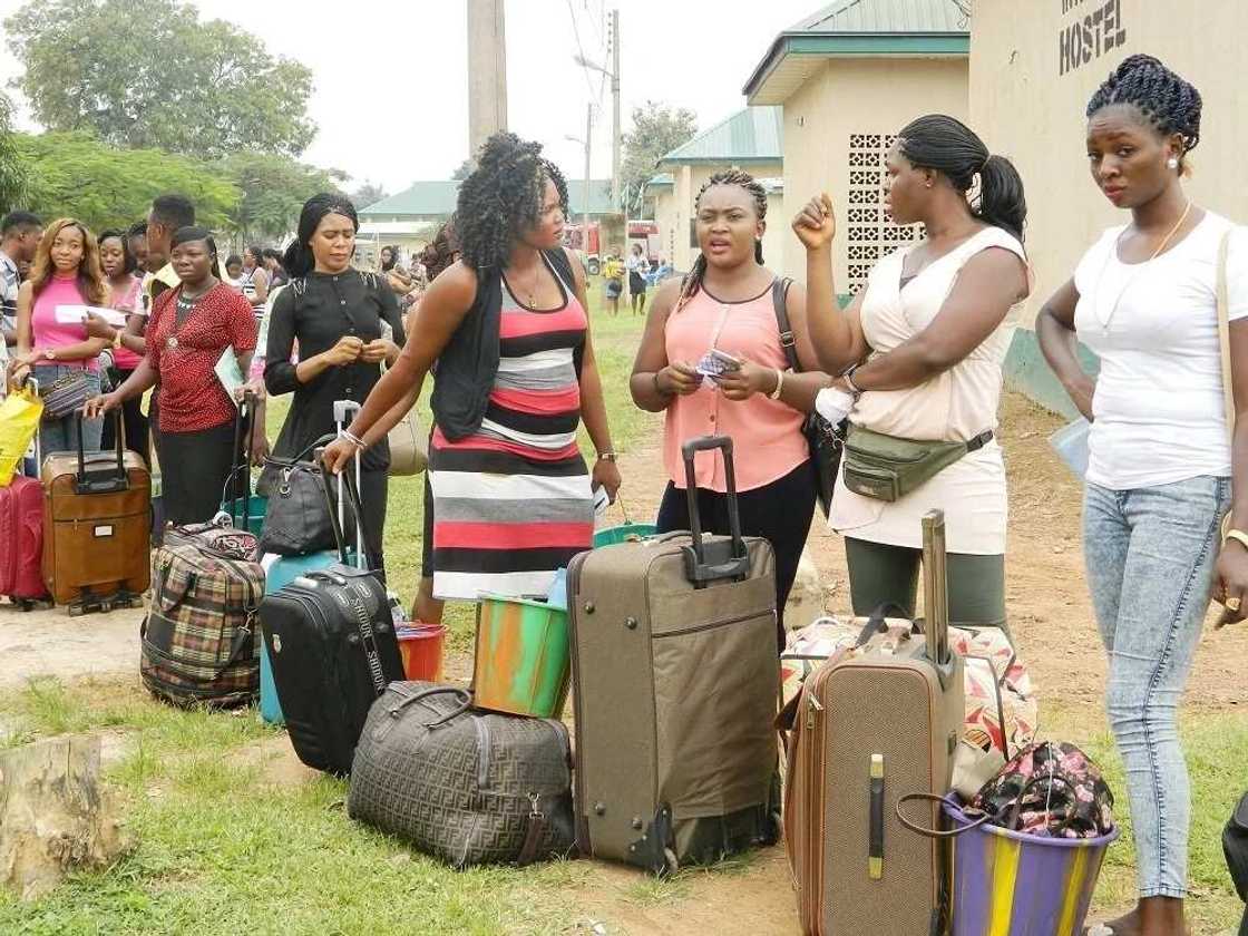 Female corps member arrive at NYSC camp Female corps member arrive at NYSC camp