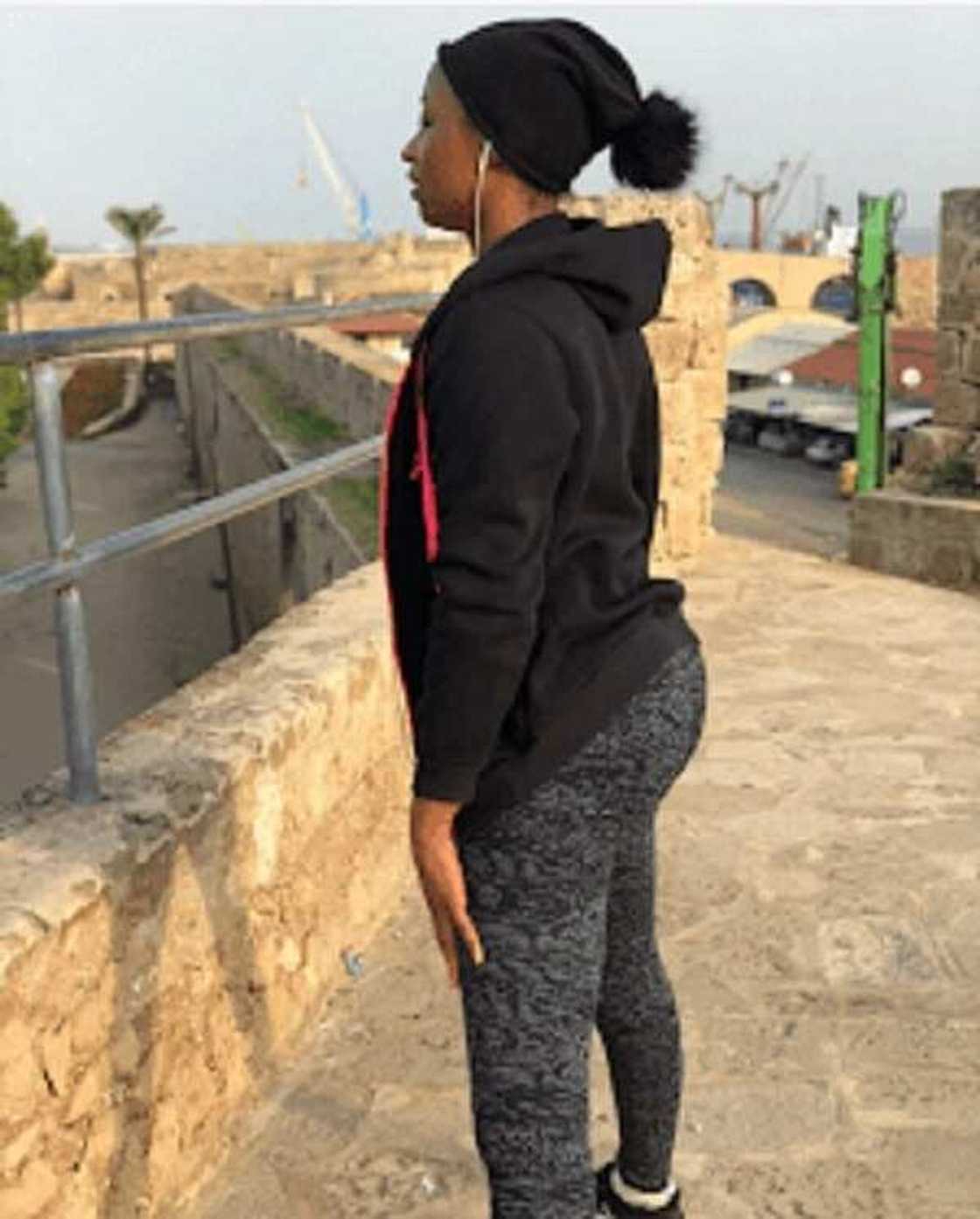 Hotunan jaruma Rahama Sadau na motsa jiki sun gigita maza Hotunan jaruma Rahama Sadau na motsa jiki sun gigita maza