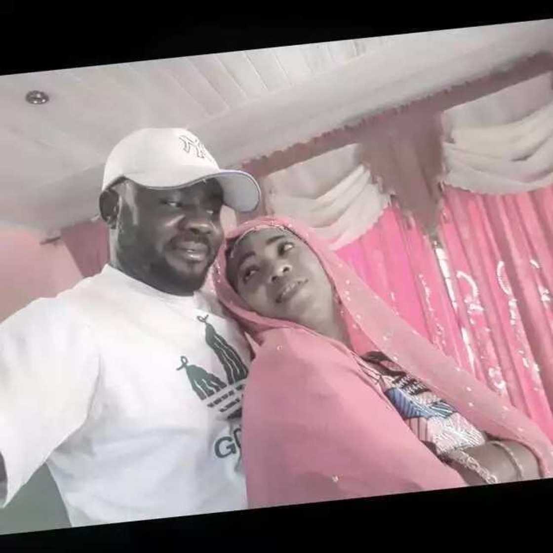 Dandalin Kannywood: Jarumai ma’aurata da suka kafa tarihi tare da nuna kaunar da suke ma juna (hotuna) Dandalin Kannywood: Jarumai ma’aurata da suka kafa tarihi tare da nuna kaunar da suke ma juna (hotuna)