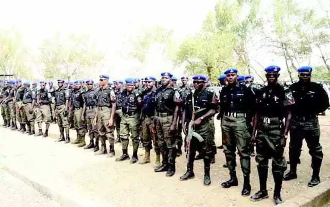 BREAKING: Fear looms in Lagos as Police clash with tricycle riders BREAKING: Fear looms in Lagos as Police clash with tricycle riders