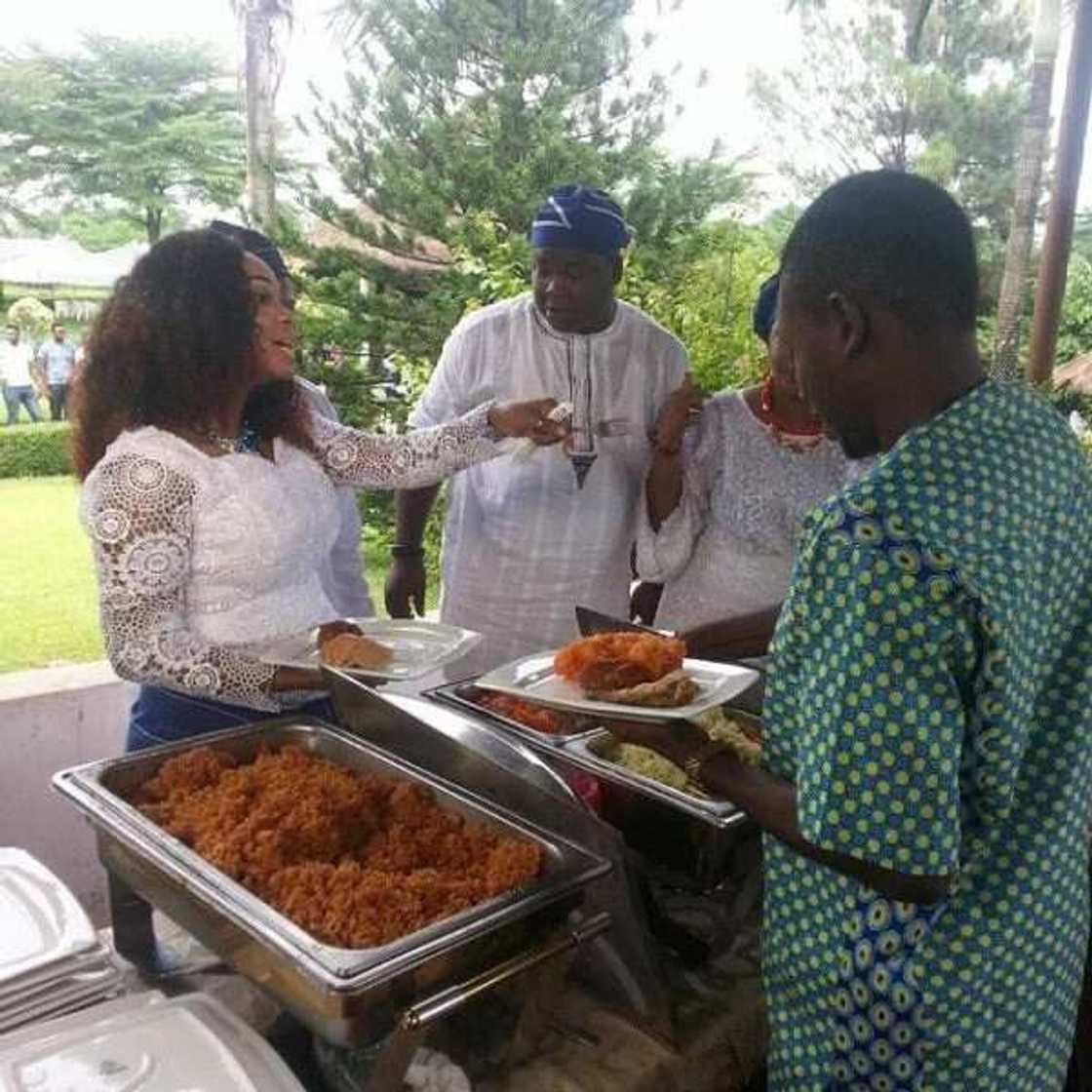 Fuji Singer Spotted With Top Movie Stars Fuji Singer Spotted With Top Movie Stars