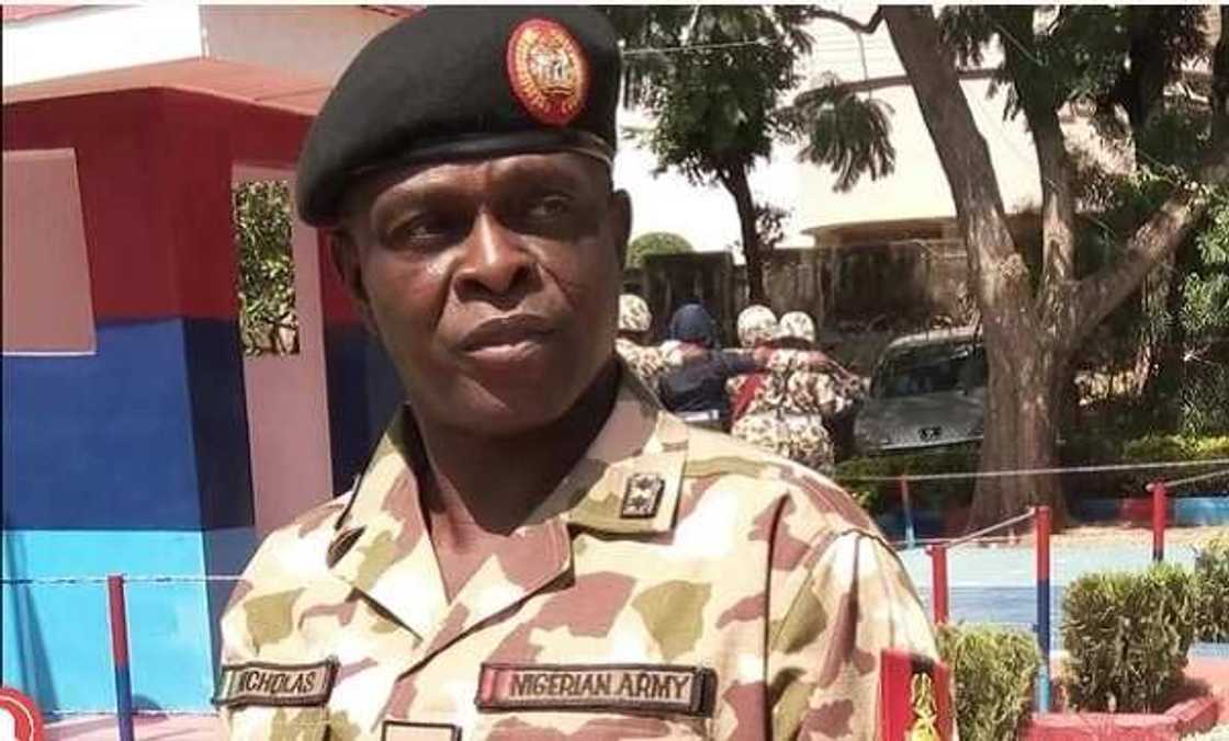 Mai duba lafiyar matar Shekau ta saduda, ta mika wuya ga jami'an tsaro Mai duba lafiyar matar Shekau ta saduda, ta mika wuya ga jami'an tsaro