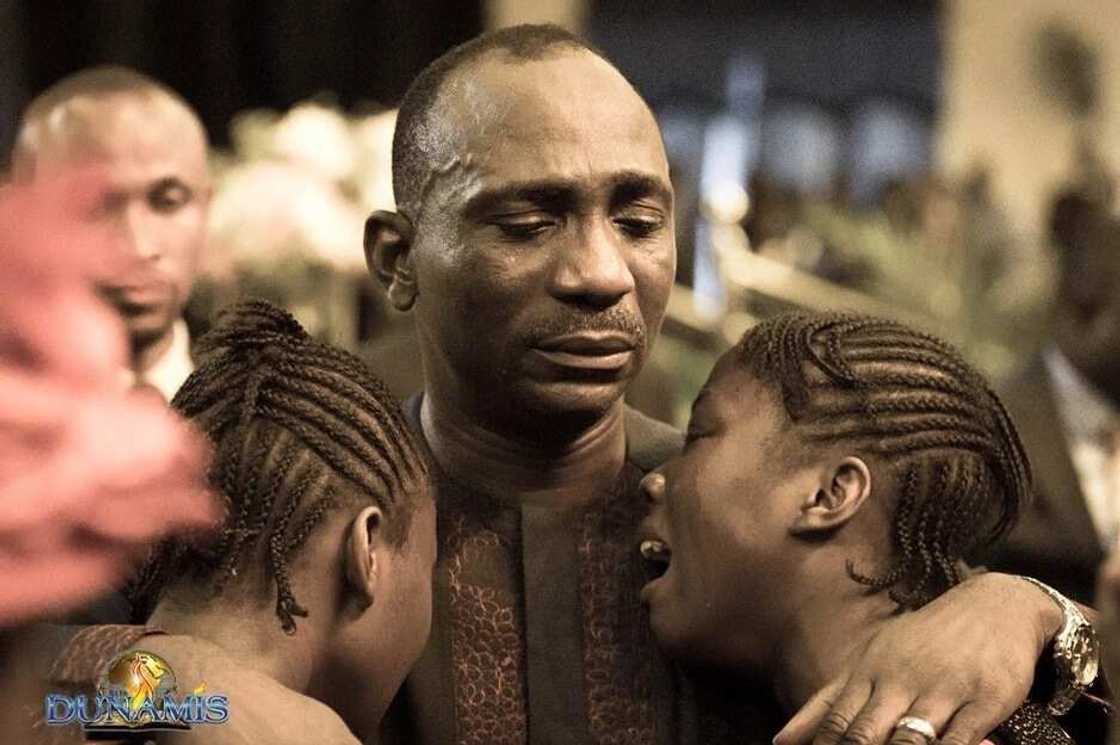 Emotions run deep as Dr Paul Enenche reportedly healed beautiful twin sisters from insanity Emotions run deep as Dr Paul Enenche reportedly healed beautiful twin sisters from insanity