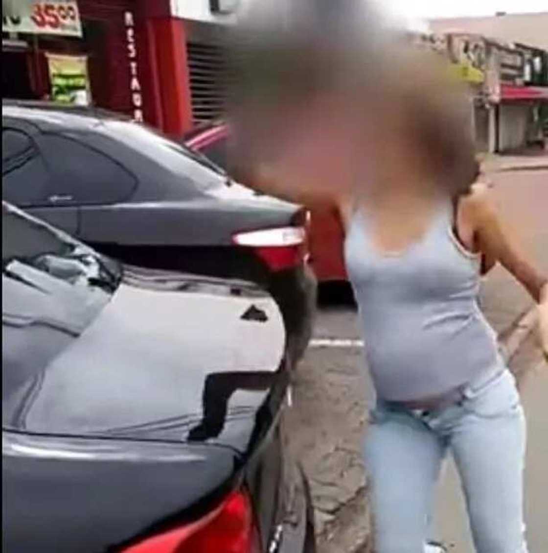 Wife Smashes Husband's Car After Discovering He Has Lover Wife Smashes Husband's Car After Discovering He Has Lover