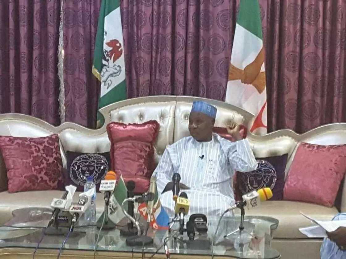 Ana satar jama’a ana garkuwa da su a Katsina amma Gwamna Masari yana rawa da Mawaka Inji PDP Ana satar jama’a ana garkuwa da su a Katsina amma Gwamna Masari yana rawa da Mawaka Inji PDP