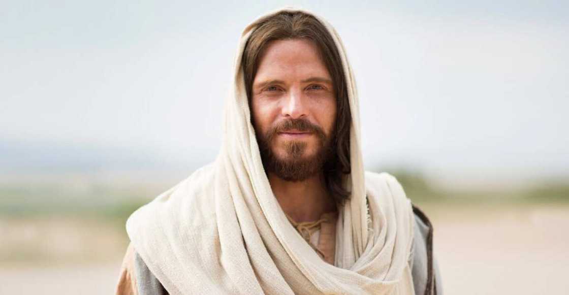 Wasu Kiristoci a garin Ibadan sun rantse cewar sun ga Annabi Isa a cikin wani dutse Wasu Kiristoci a garin Ibadan sun rantse cewar sun ga Annabi Isa a cikin wani dutse