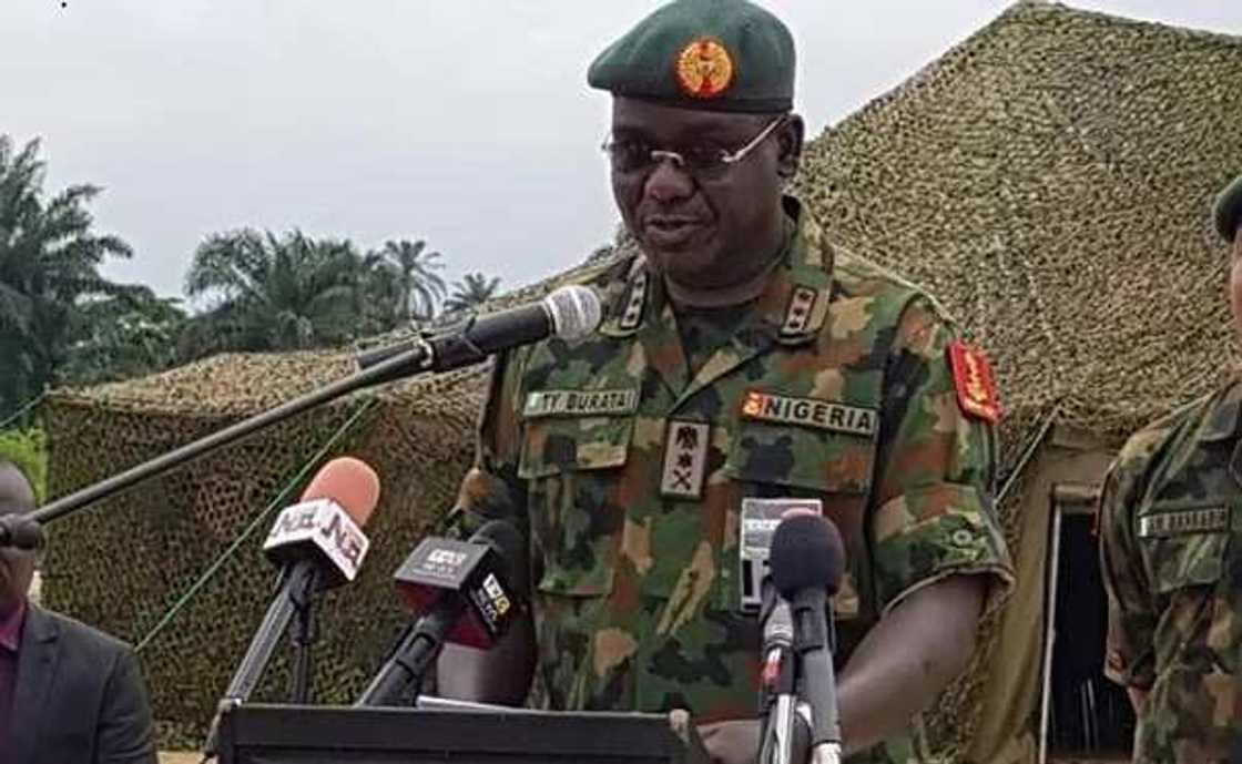 Yanzu-yanzu : Hafson rudunar sojin kasa ya halarci taron bikin rufe attisayen murmushin kada Yanzu-yanzu : Hafson rudunar sojin kasa ya halarci taron bikin rufe attisayen murmushin kada