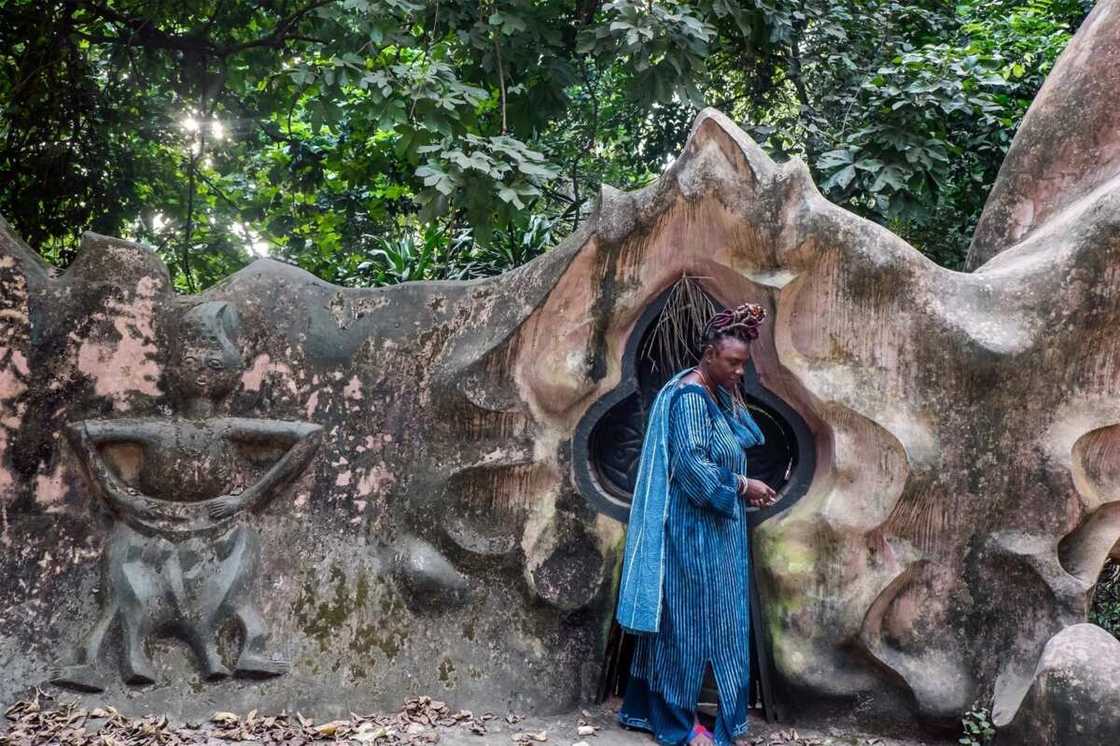 Ogboni fraternity cult: rituals, symbols, hand sign, human sacrifice