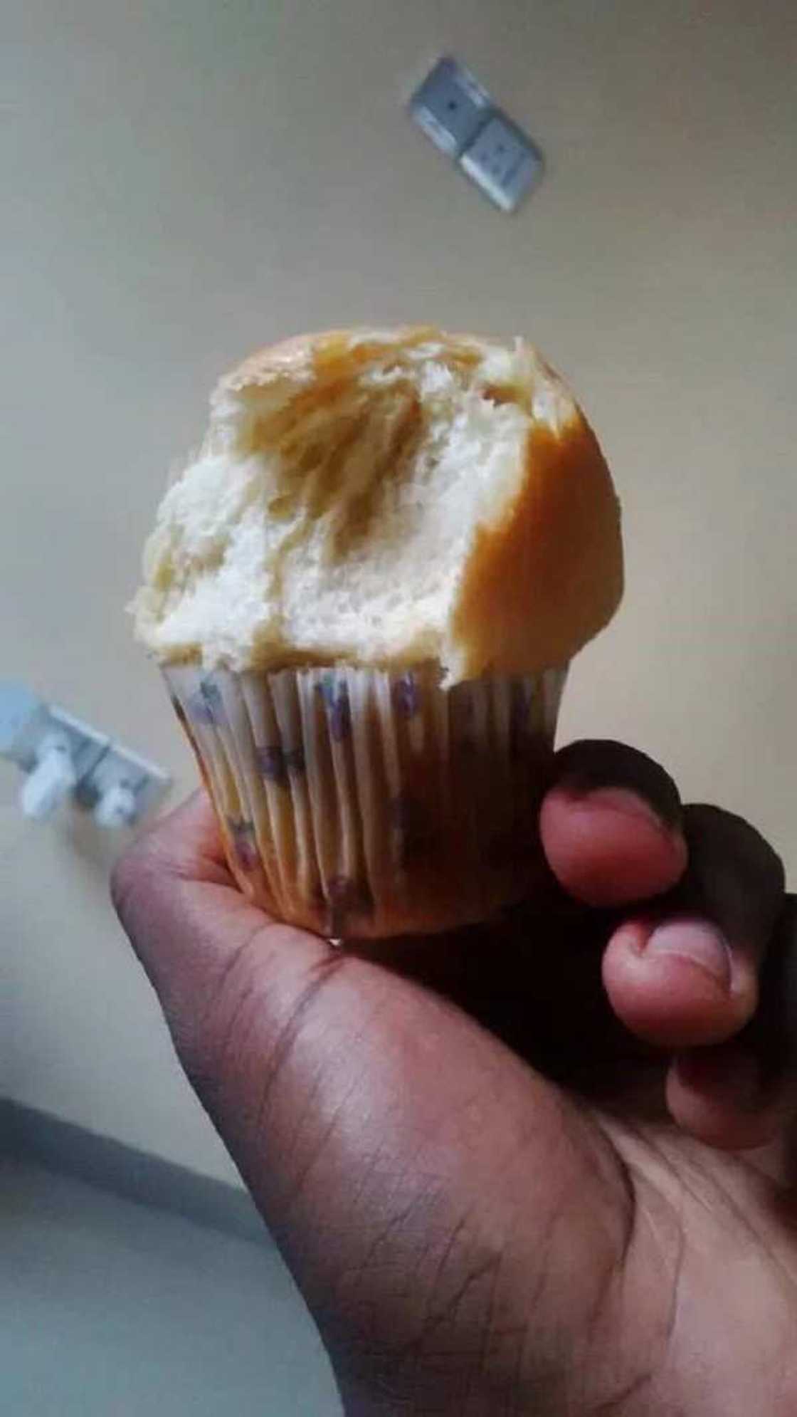 See gobe! Nigerian man buys cupcake only to see this inside (photo) See gobe! Nigerian man buys cupcake only to see this inside (photo)
