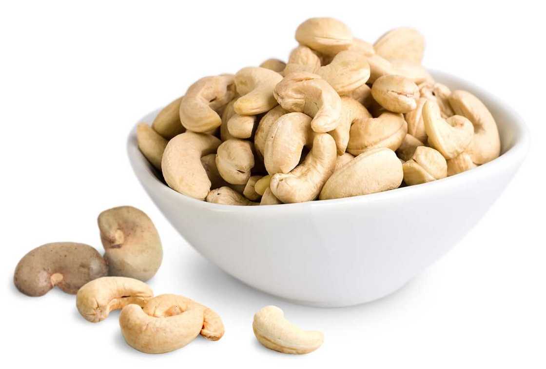 Benefits of cashew nuts for men Benefits of cashew nuts for men