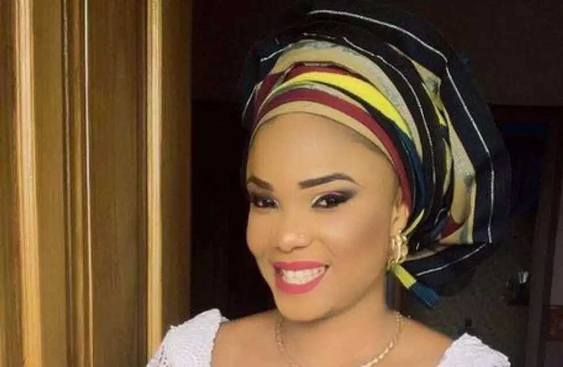 20 Nigerian Celebrities Who May Be Bleaching (PHOTOS) 20 Nigerian Celebrities Who May Be Bleaching (PHOTOS)