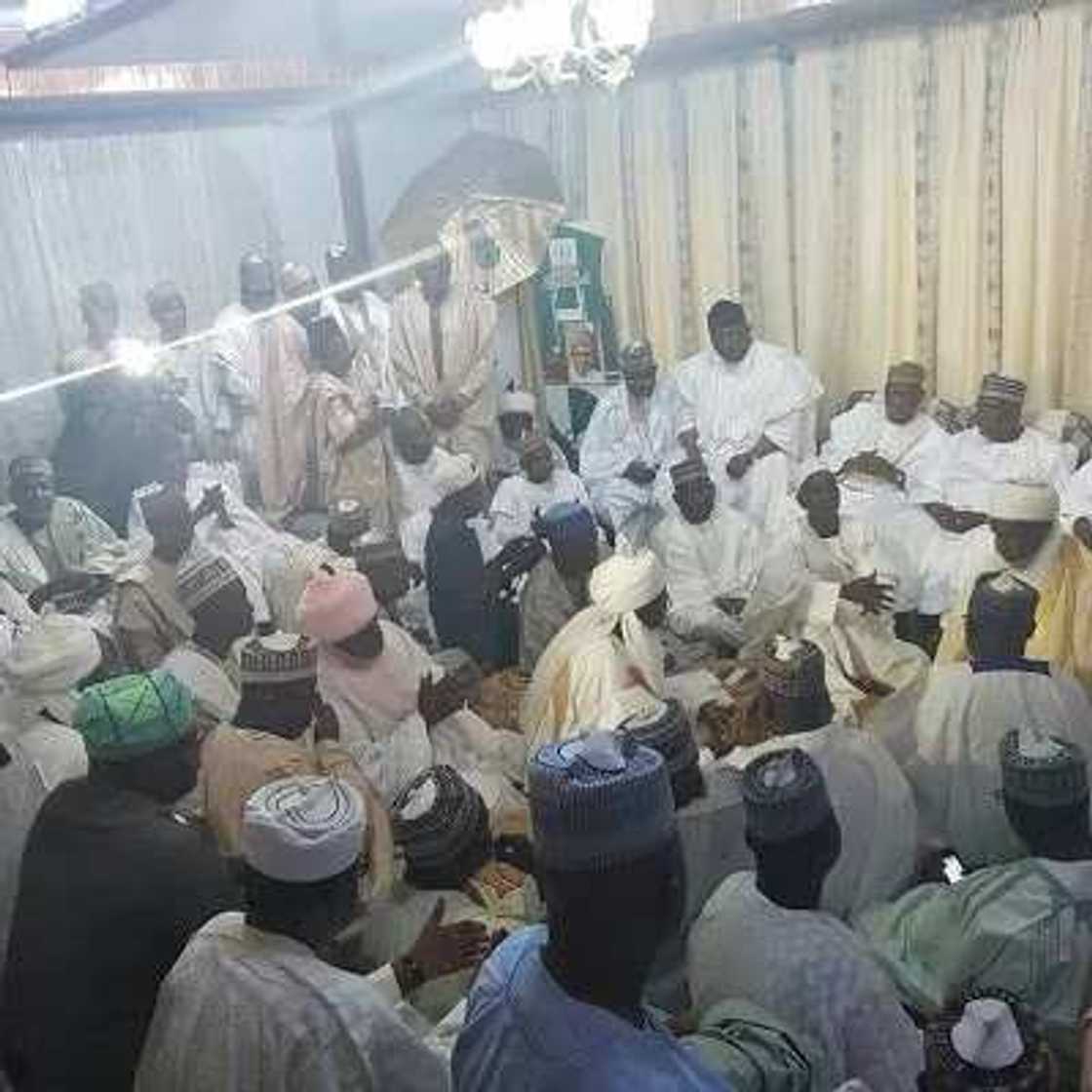 Mayan mutane sun halarci auren yarinyar shugaban kasa Mayan mutane sun halarci auren yarinyar shugaban kasa