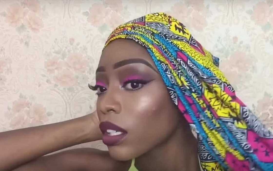 Tie gele with us Tie gele with us