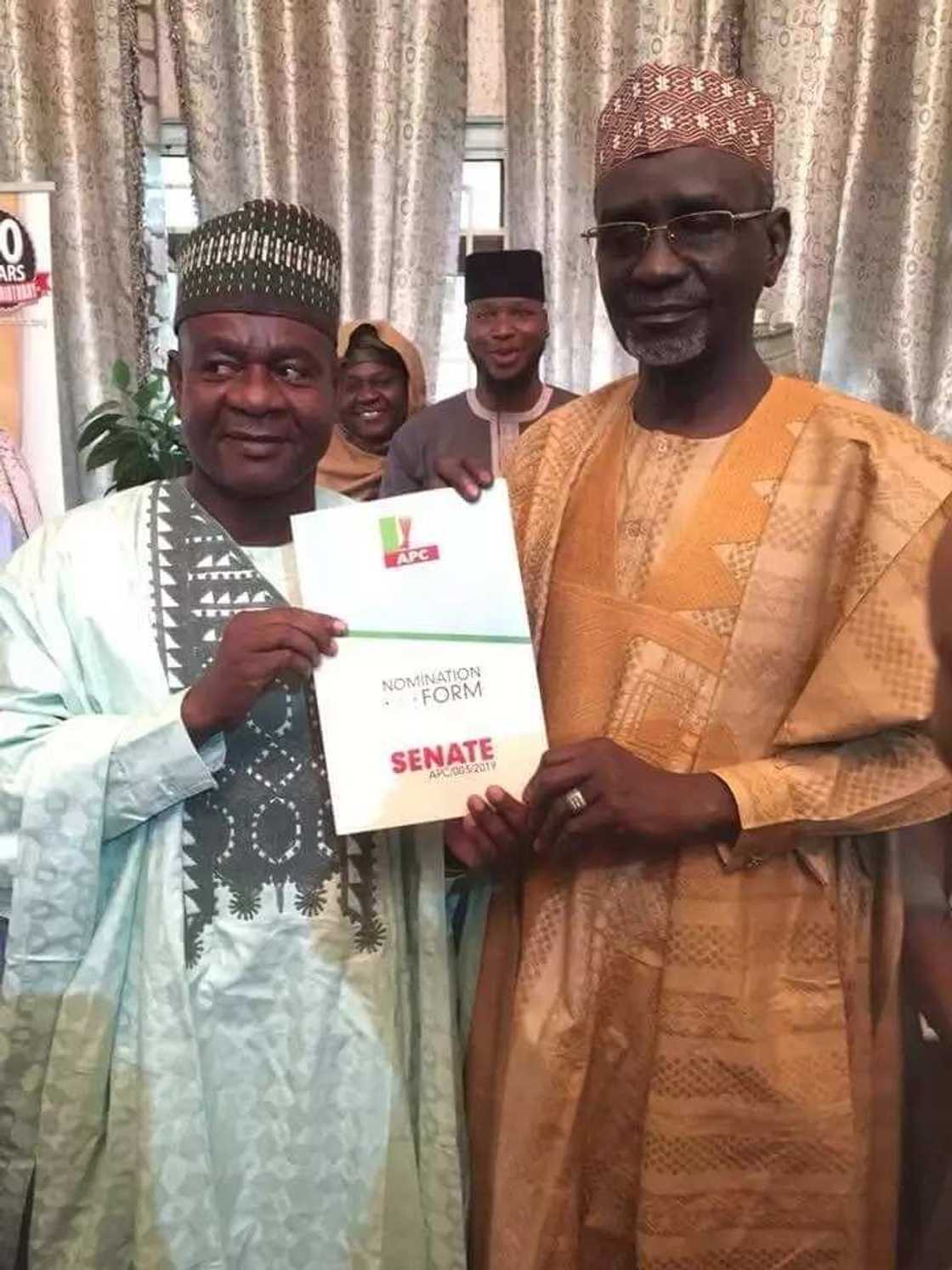 Malam Ibrahim Shekarau ya sayi takardan takara kujeran Sanatan mazabar da Kwankwaso ke wakilta