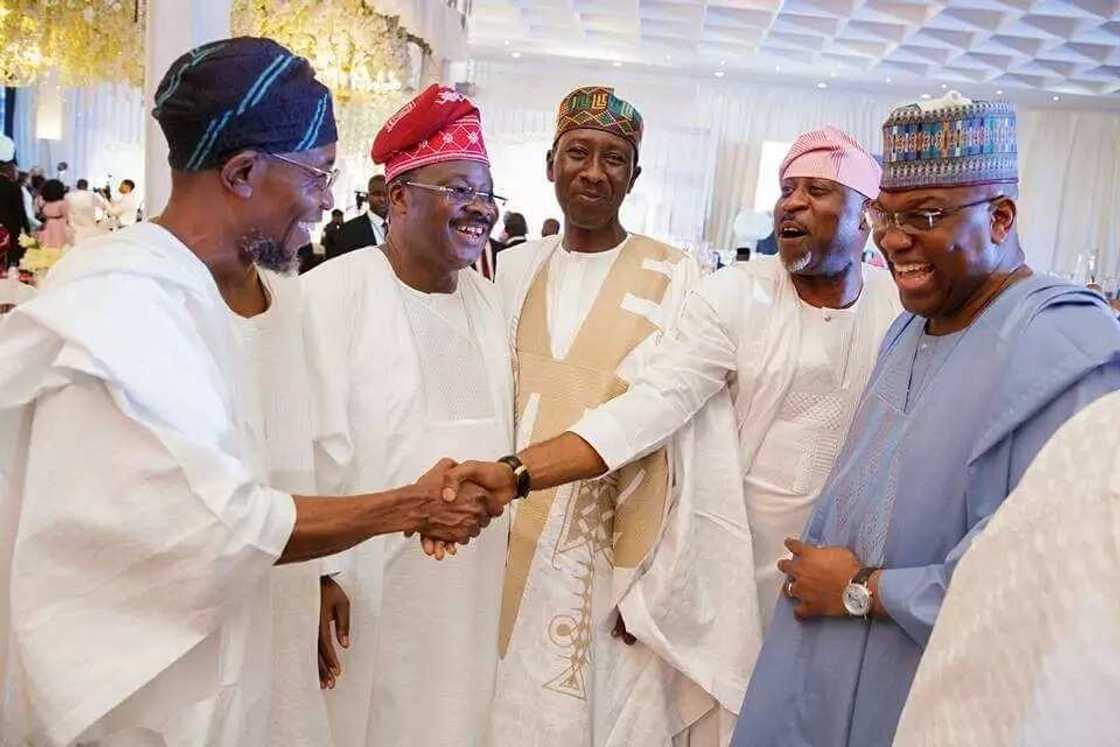 Da dumi: Shugaba Buhari ya halarci daurin auren diyar Osinbajo a Abuja, kalli kayatattun hotunan Da dumi: Shugaba Buhari ya halarci daurin auren diyar Osinbajo a Abuja, kalli kayatattun hotunan