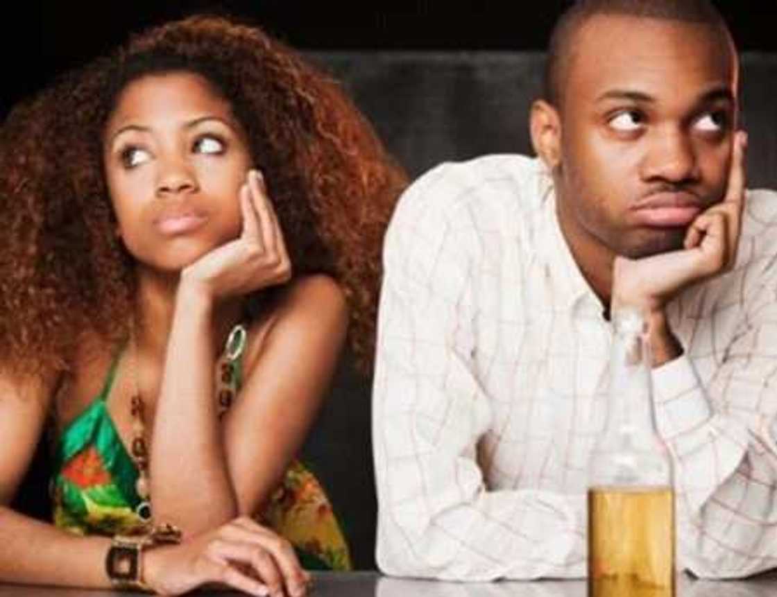 Karanta dalilin da yasa maza ke gajiya da matayansu Karanta dalilin da yasa maza ke gajiya da matayansu