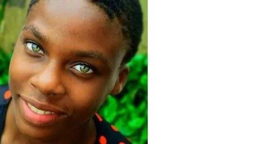 Nigerian girl with multicoloured eyes stun people as she was seen in Lagos (photos) Nigerian girl with multicoloured eyes stun people as she was seen in Lagos (photos)
