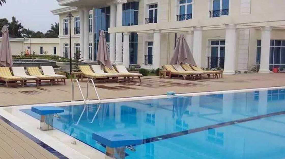 Akwa Ibom governor builds mansion within few months Akwa Ibom governor builds mansion within few months