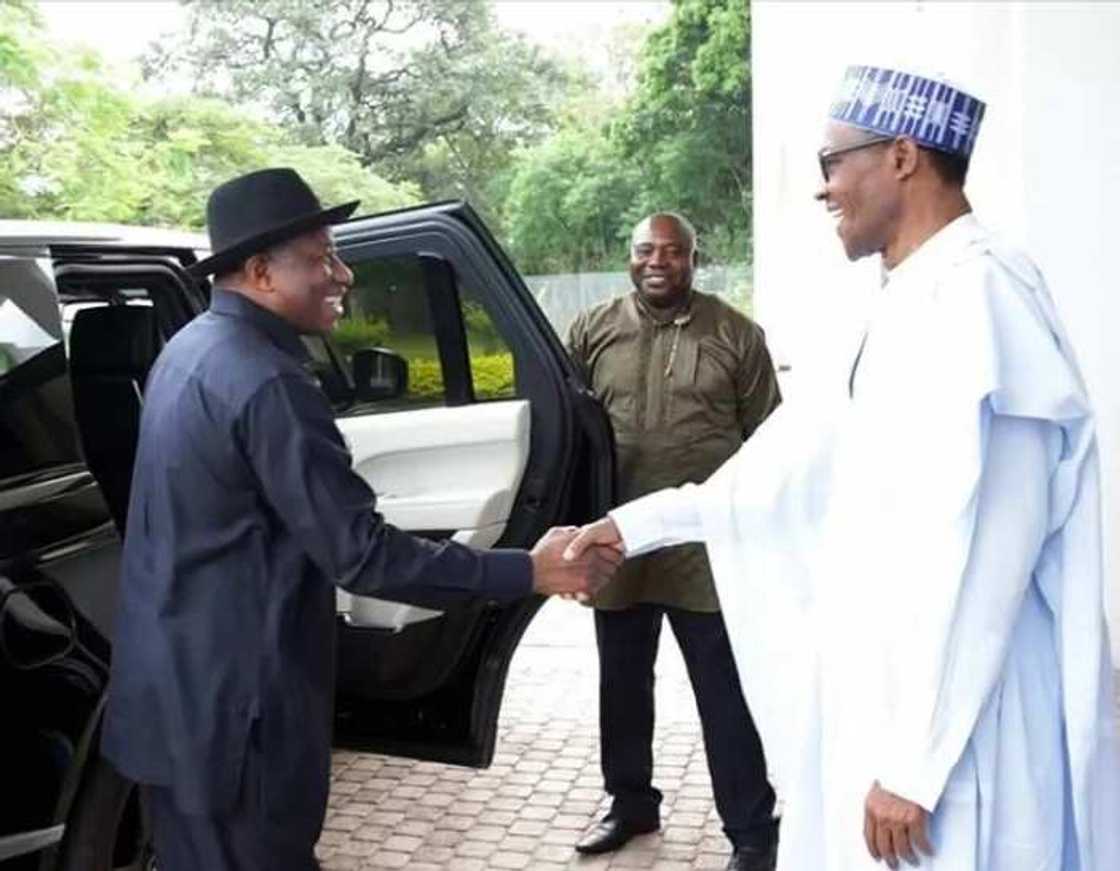 Ko shin mulkin Kasar nan gadon Hausa-Fulani ko Arewa ne? Ko shin mulkin Kasar nan gadon Hausa-Fulani ko Arewa ne?