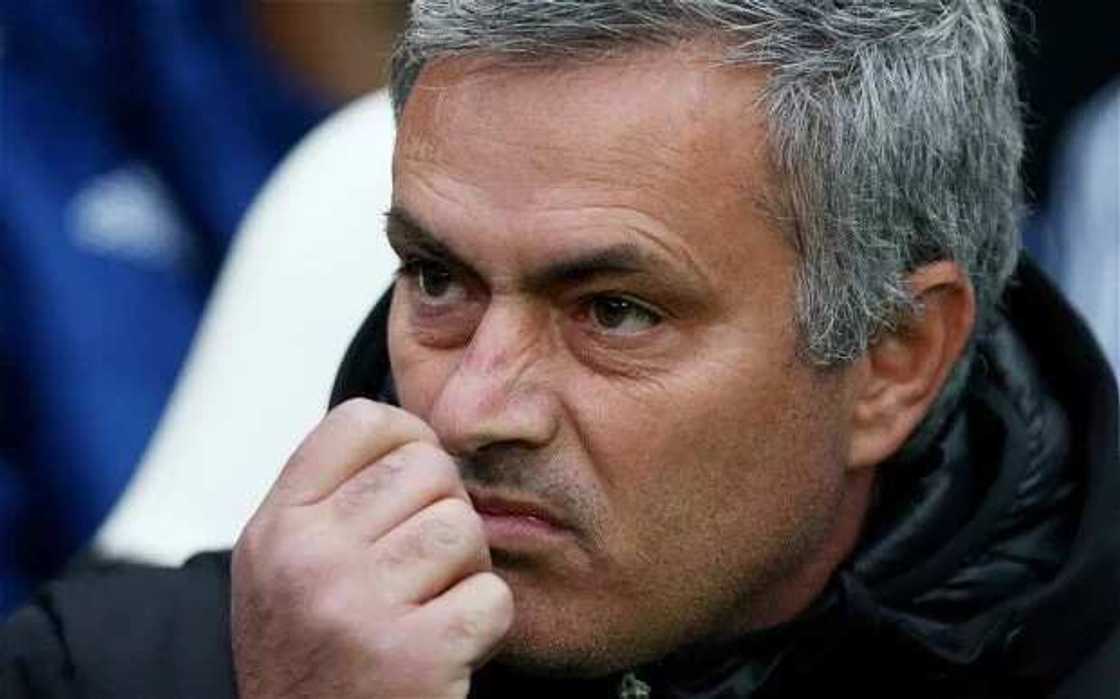 Jose Mourinho ya kafa bakin tarihin zama Kocin da kungiyoyi 3 su ka tsige a kasar Ingila Jose Mourinho ya kafa bakin tarihin zama Kocin da kungiyoyi 3 su ka tsige a kasar Ingila