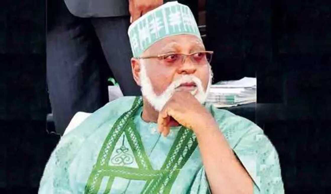 Yanzu-yanzu: Janar AbdulSalam Abubakar, shugaban INEC sun shiga ganawar sirri kan zaben jihar Osun Yanzu-yanzu: Janar AbdulSalam Abubakar, shugaban INEC sun shiga ganawar sirri kan zaben jihar Osun