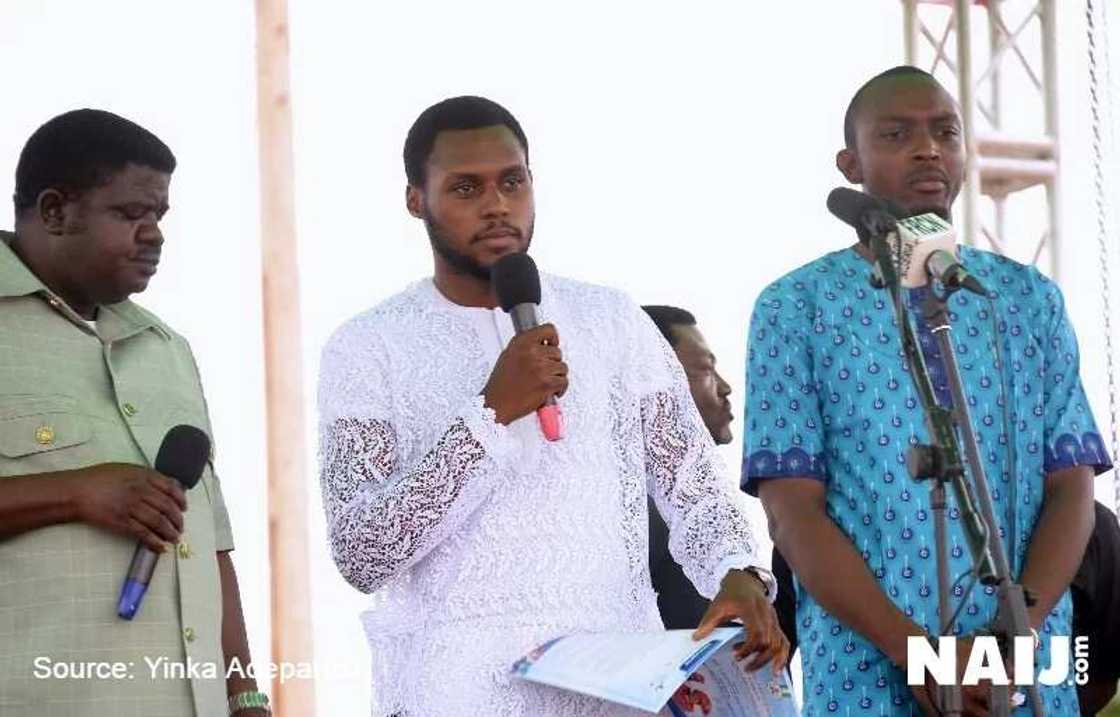 10 touching photos from James Ocholi burial 10 touching photos from James Ocholi burial