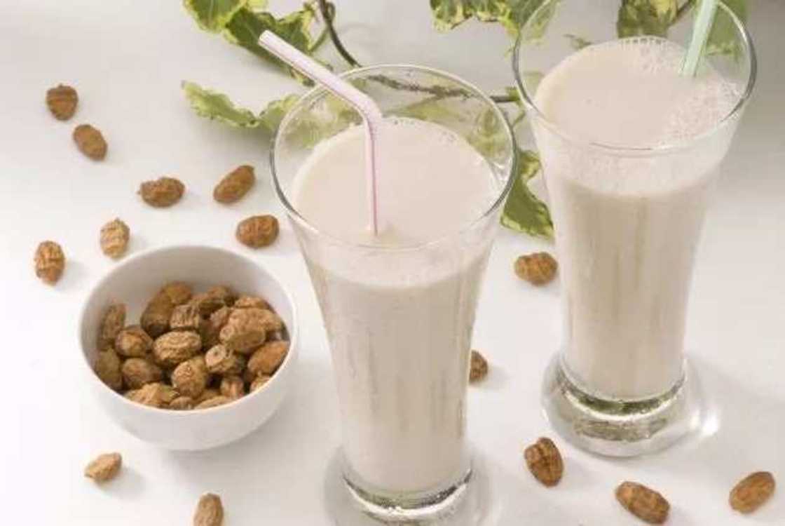 Tiger nut and dates juice recipe: milk