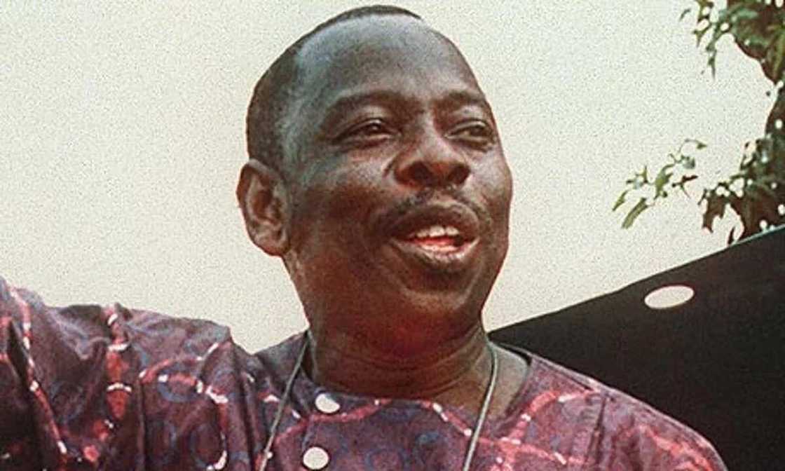 The activism of Ken Saro Wiwa and how the military government murdered him by hanging in 1995