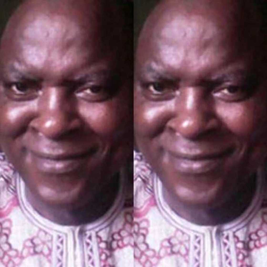 Babban Ma'aikacin 'Karamar hukuma ya kashe kansa murus a jihar Ekiti Babban Ma'aikacin 'Karamar hukuma ya kashe kansa murus a jihar Ekiti