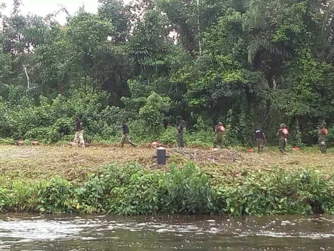 Photos: Nigerian soldiers prepare for operation in Niger Delta