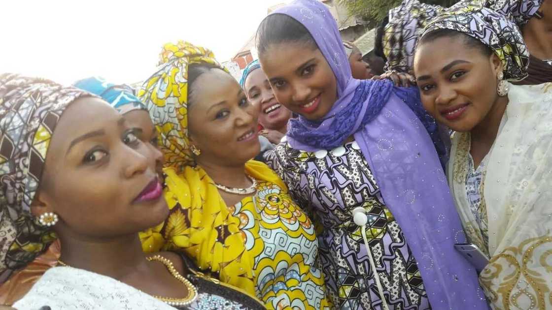 Dandalin Kannywood: Mansura Isah ta yi wani abun kirki a jihar Kaduna Dandalin Kannywood: Mansura Isah ta yi wani abun kirki a jihar Kaduna