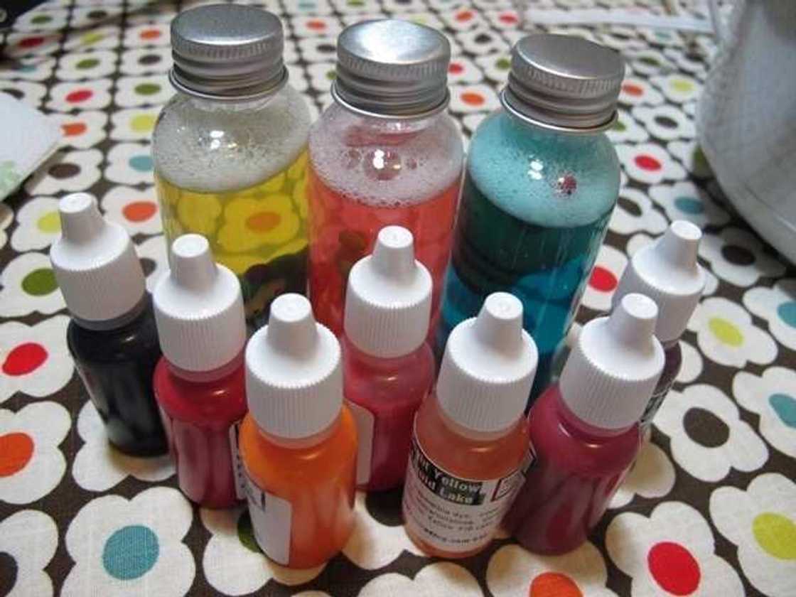 How to color liquid soap for bathing at home