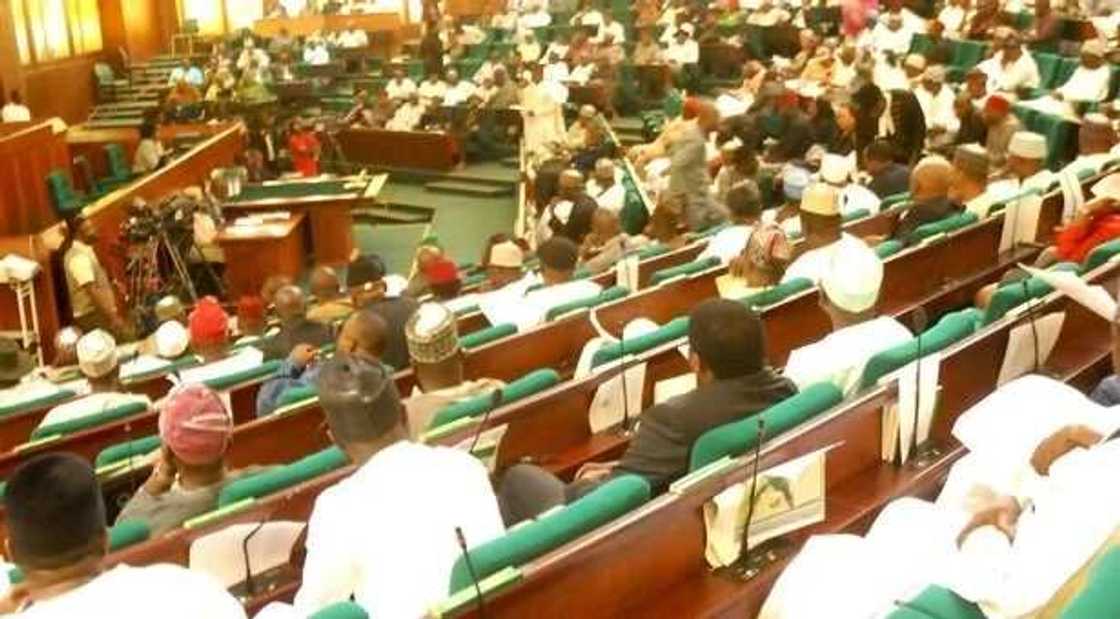 Dan majalisar wakilai daga Arewa ya sha da kyar a hannun mafusatan matasa Dan majalisar wakilai daga Arewa ya sha da kyar a hannun mafusatan matasa