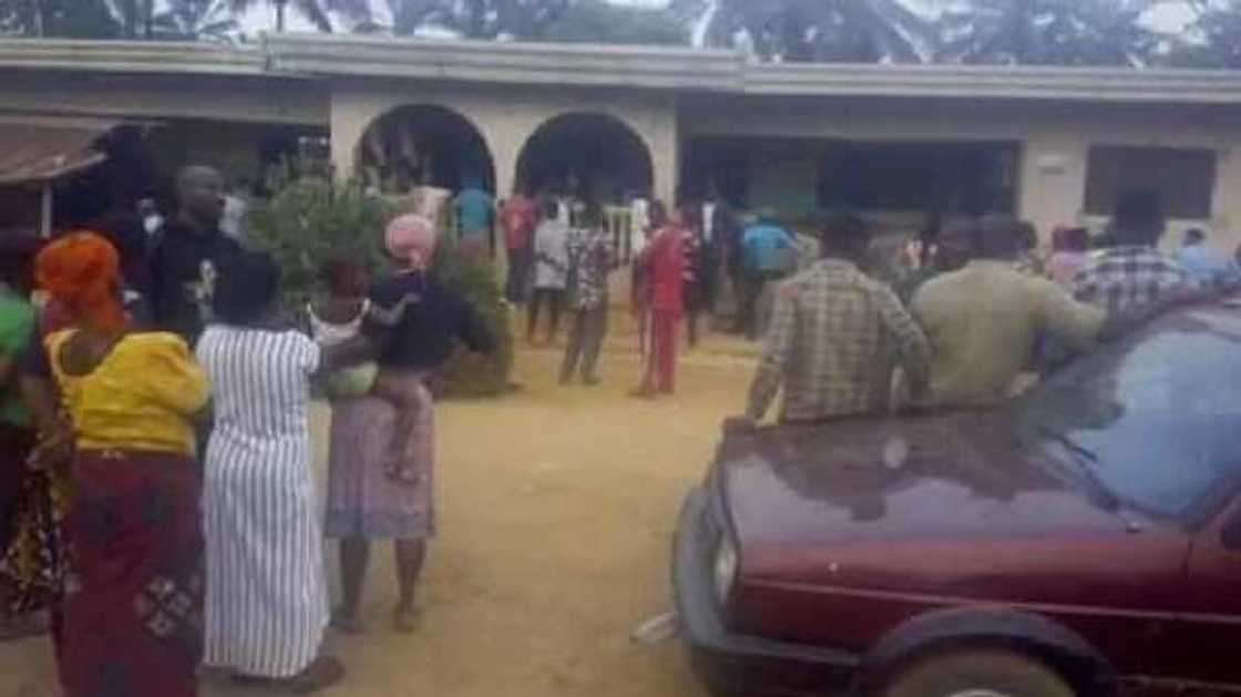 Ichie Mezuo Pericomo Okoye, Arusi Makaja 1, aka Pericoma, allegedly dies Ichie Mezuo Pericomo Okoye, Arusi Makaja 1, aka Pericoma, allegedly dies