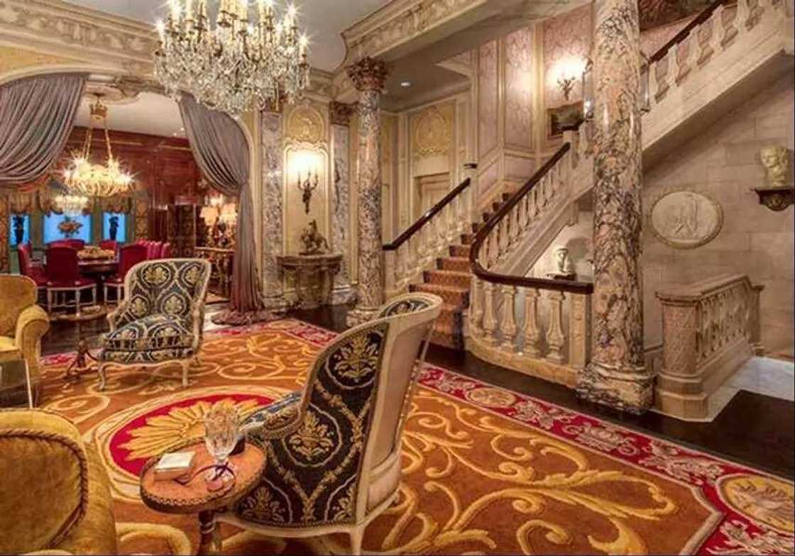 Kalli cikin katafaren gidan Dangote dake Abuja (Hotuna) Kalli cikin katafaren gidan Dangote dake Abuja (Hotuna)