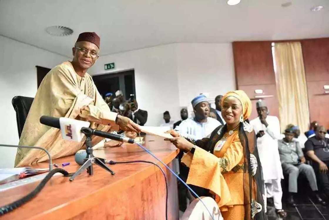 Likafa ta cigaba: El-Rufai ya rantsar da wasu sabbin jiga jigan jami’an gwamnatinsa Likafa ta cigaba: El-Rufai ya rantsar da wasu sabbin jiga jigan jami’an gwamnatinsa