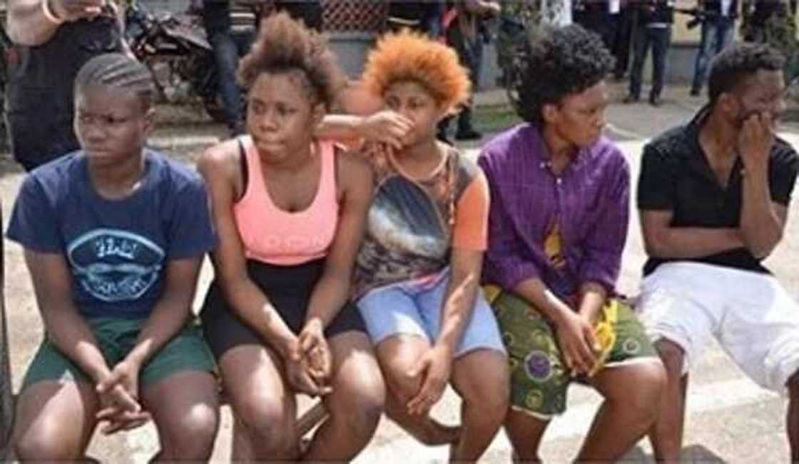 Lovers arrested for trafficking ladies to Lagos for prostitution (photo) Lovers arrested for trafficking ladies to Lagos for prostitution (photo)