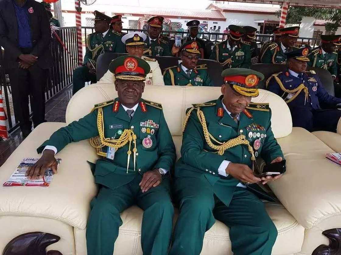 Kayatattun hotunan faretin kammala bayar da horo ga sabbin sojojin kasa a Jaji Kayatattun hotunan faretin kammala bayar da horo ga sabbin sojojin kasa a Jaji