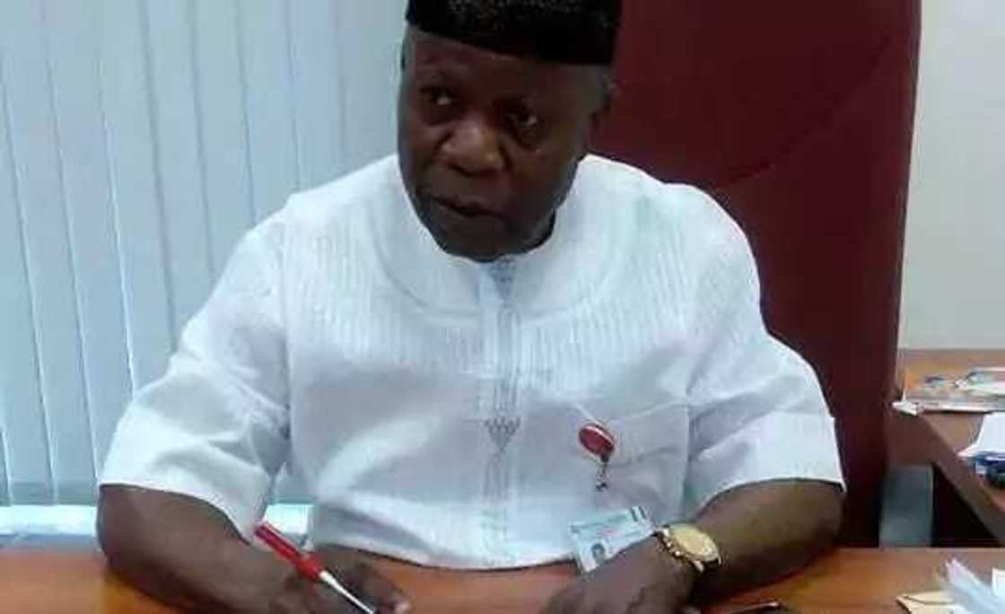 Ondo: Sanatan PDP ɗaya tilo a jihar Ondo ya koma APC Ondo: Sanatan PDP ɗaya tilo a jihar Ondo ya koma APC