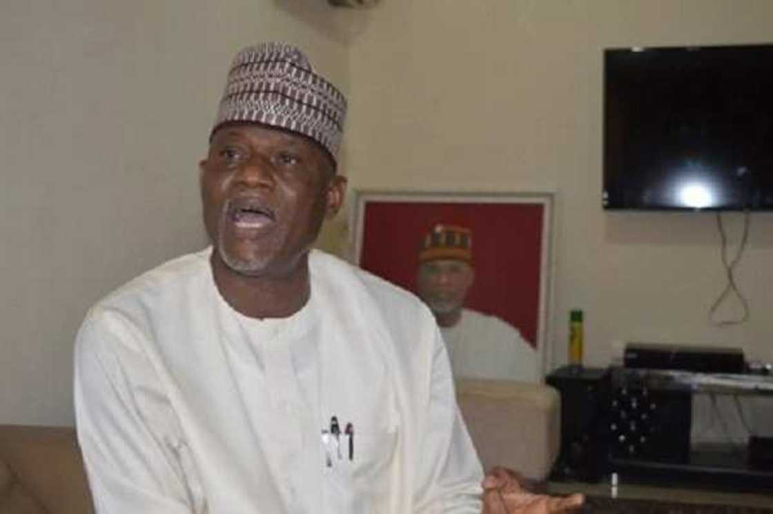 PDP ta janye dakatarwar da ta yi wa Sanata Sulieman Hunkuy da sauran mutane 6 PDP ta janye dakatarwar da ta yi wa Sanata Sulieman Hunkuy da sauran mutane 6