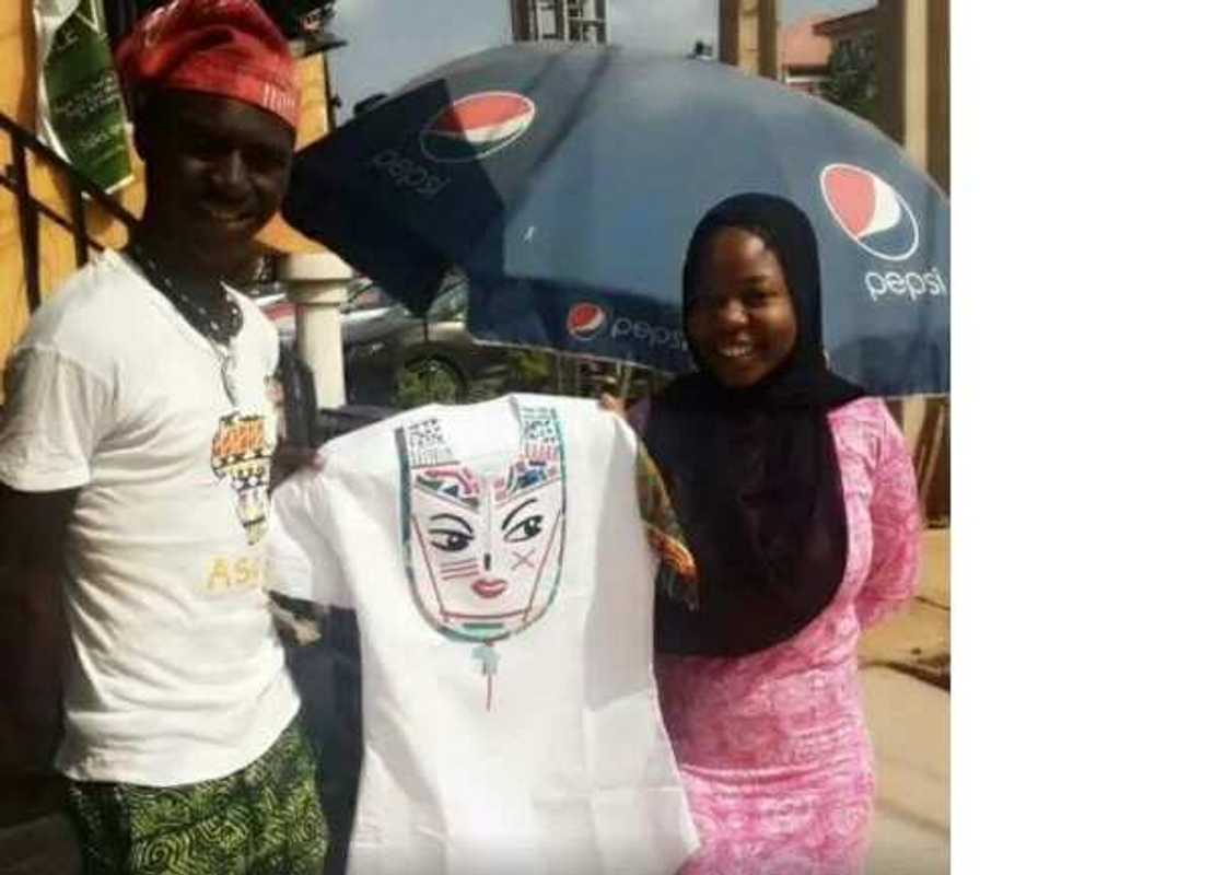 Talented Nigerian graduate makes beautiful local attires (photos, video) Talented Nigerian graduate makes beautiful local attires (photos, video)