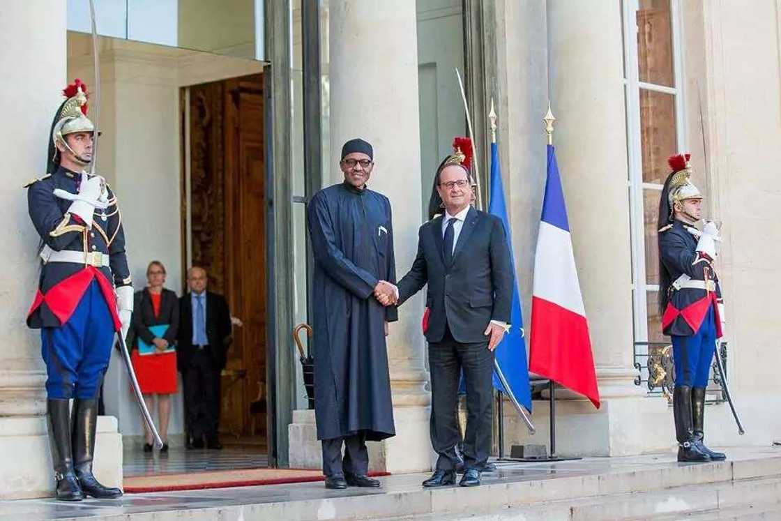 Buhari Meets With Hollande In Paris Buhari Meets With Hollande In Paris