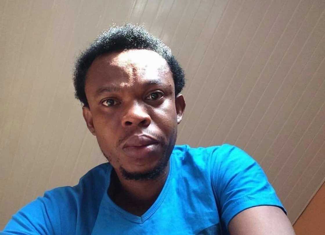 Young man calls out men who last for more than 10 mins with a woman in bed Young man calls out men who last for more than 10 mins with a woman in bed