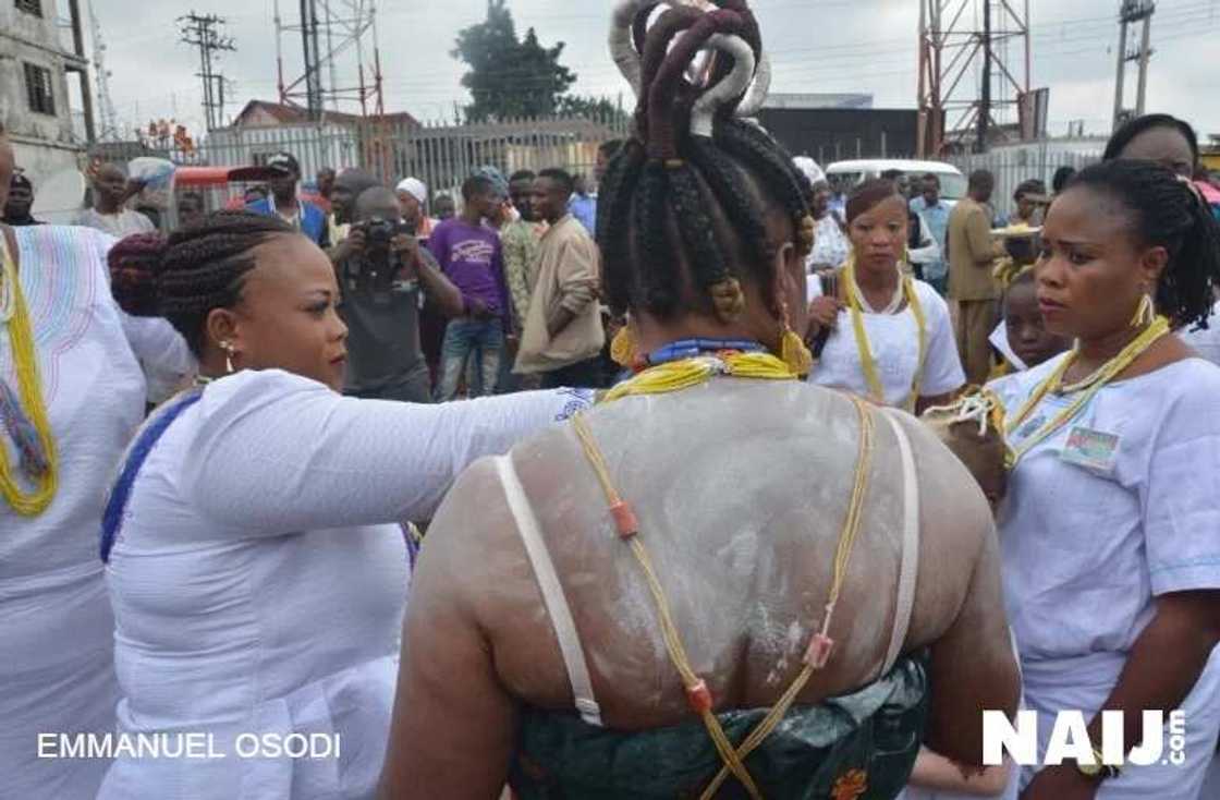 Arugba appears as Osun Osogbo Festival hots up Arugba appears as Osun Osogbo Festival hots up