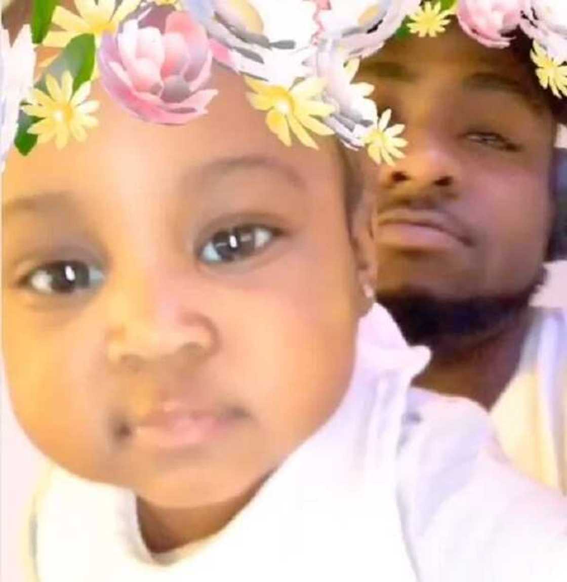 Adorable photos of Davido and his second daughter Adorable photos of Davido and his second daughter
