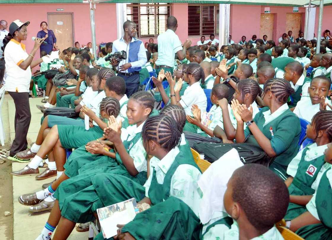 efon alaaye efon alaaye