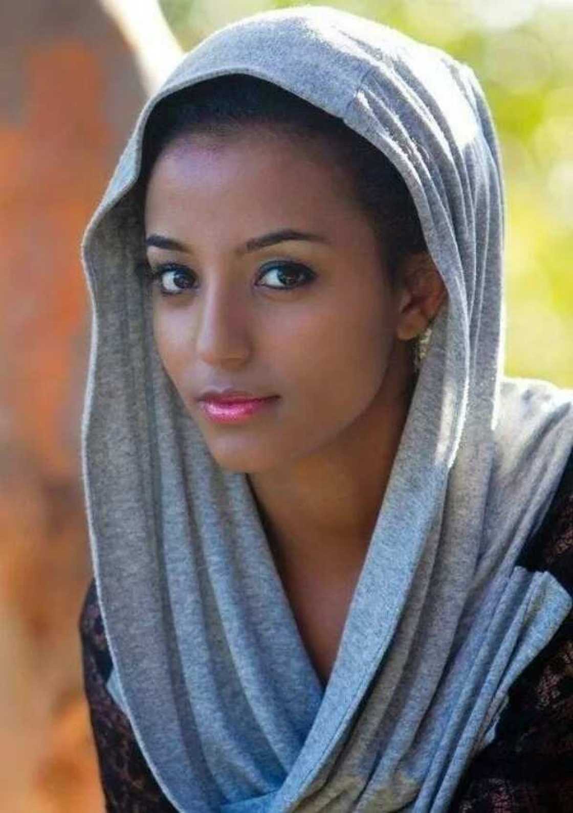 Eritrean women vs Ethiopian women: who are more beautiful? Eritrean women vs Ethiopian women: who are more beautiful?