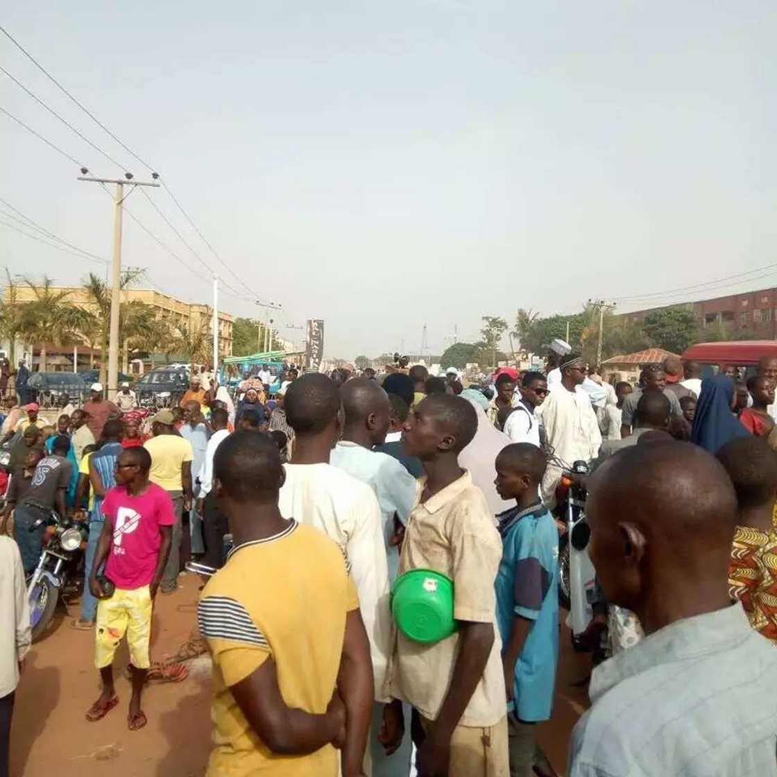 Mummunan hatsarin gas ya kashe mutane 2 tare da jikkata wasu a Zaria Mummunan hatsarin gas ya kashe mutane 2 tare da jikkata wasu a Zaria