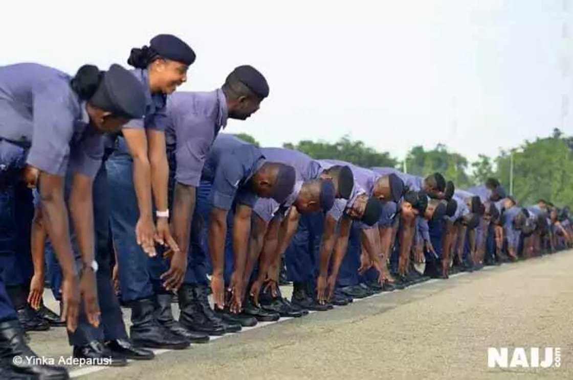 Jami’an rundunar sojan ruwa sun motsa jiki Jami’an rundunar sojan ruwa sun motsa jiki