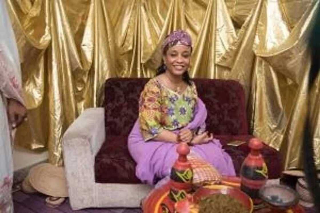 Hotunan manyan mata yan kwalisa 5 da suka caba kayattacen ado a 2017 Hotunan manyan mata yan kwalisa 5 da suka caba kayattacen ado a 2017